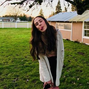 Meet your Posher, Abby